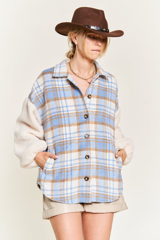 Multi plaid fuzzy sleeve jacket PLUS JJO1023P