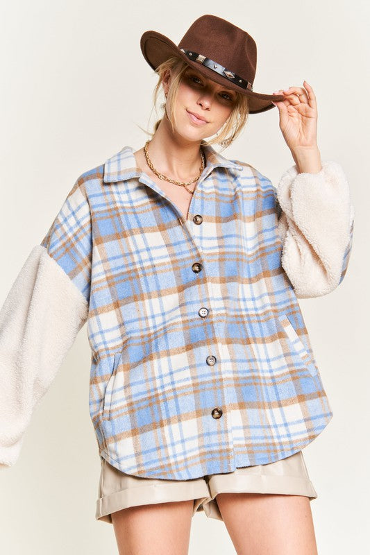 Multi plaid fuzzy sleeve jacket PLUS JJO1023P