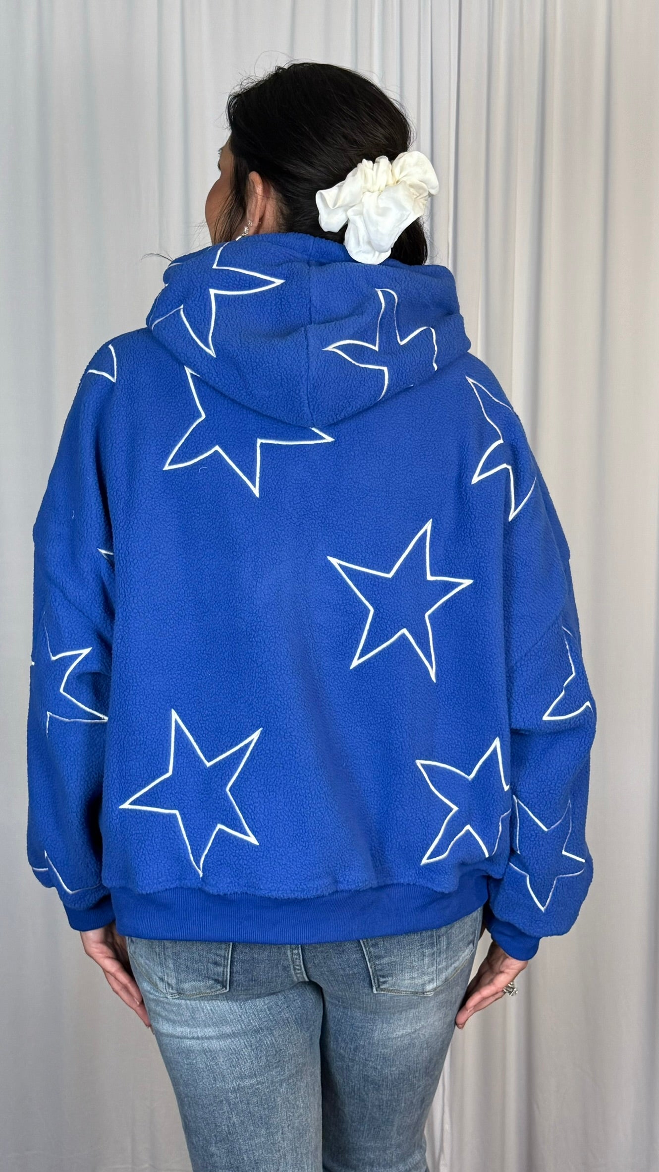 Hooded sweatshirt with embroidered stars